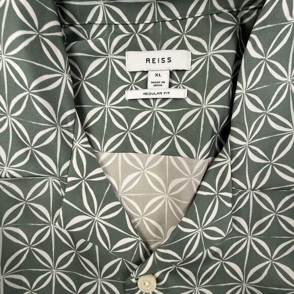 REISS Tintipan Camp Shirt Men XL Geometric Green Resortwear Vacation Regular Fit - Picture 6 of 10